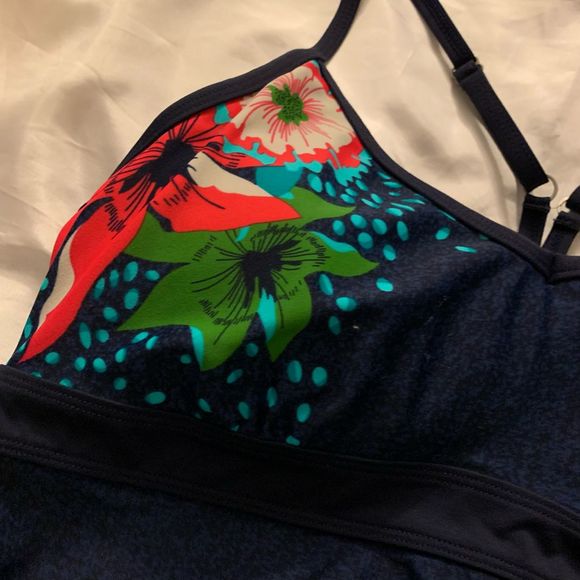 Athleta built in bra padded cup active outdoor dress Sz M - Picture 11 of 11